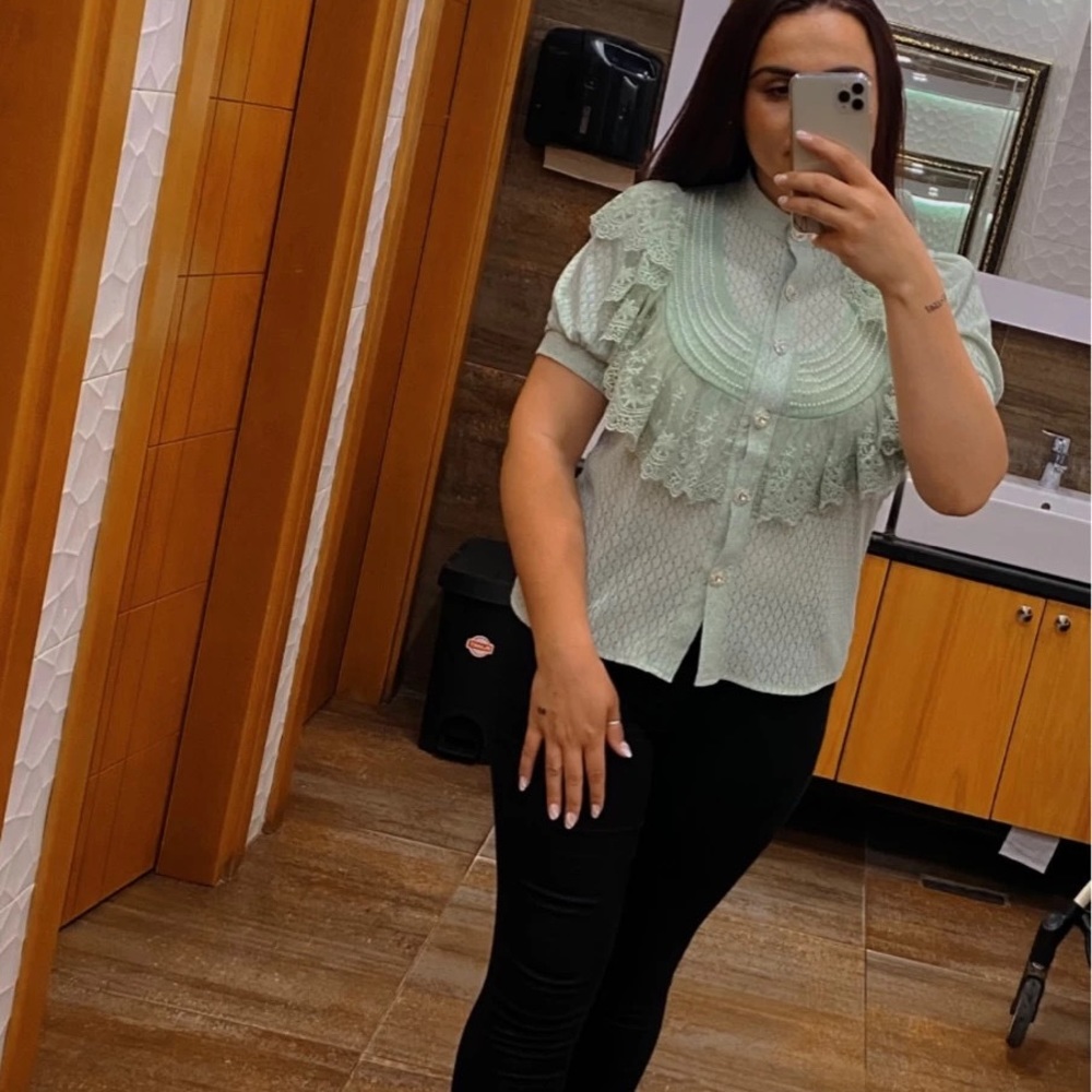 Meet your Posher, Angela